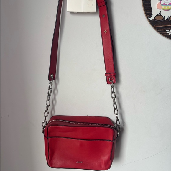 Parfois Red Purse Shoulder Bag EUC and adjustable strap geometric print - Picture 6 of 9